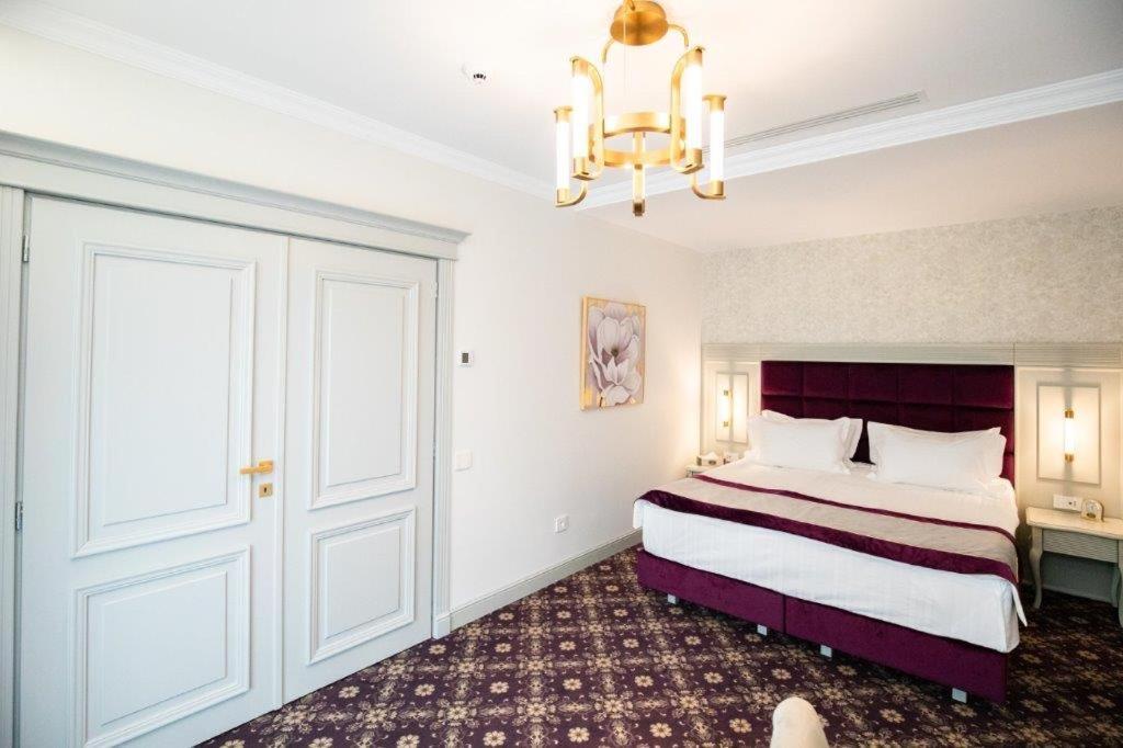 Hotel Foisorul Cu Flori Sinaia Bagian luar foto