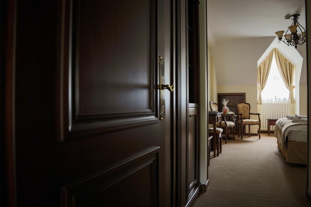 Hotel Foisorul Cu Flori Sinaia Bagian luar foto
