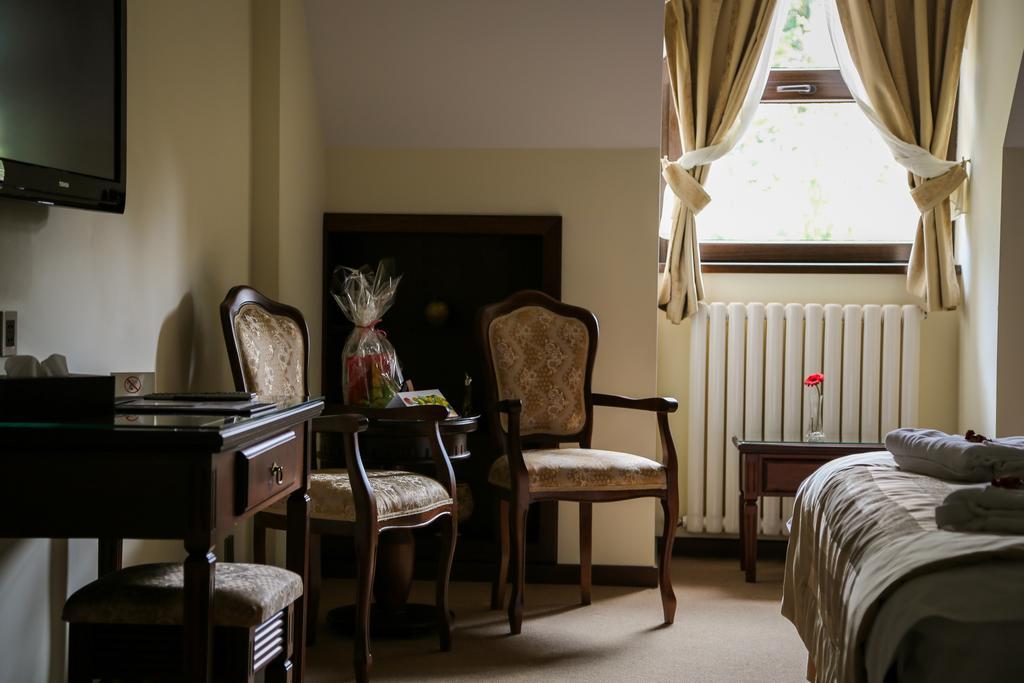 Hotel Foisorul Cu Flori Sinaia Bagian luar foto