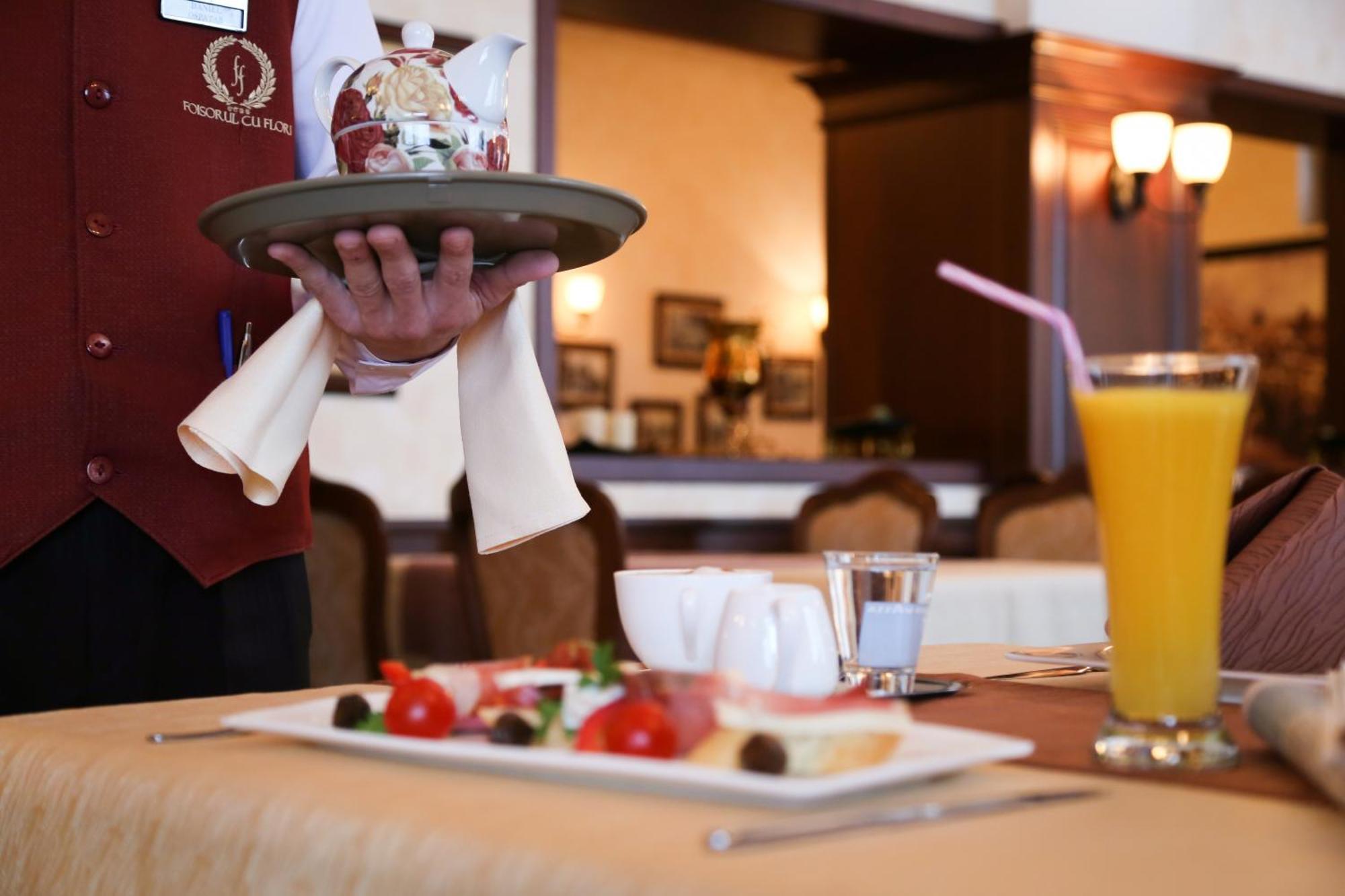 Hotel Foisorul Cu Flori Sinaia Bagian luar foto