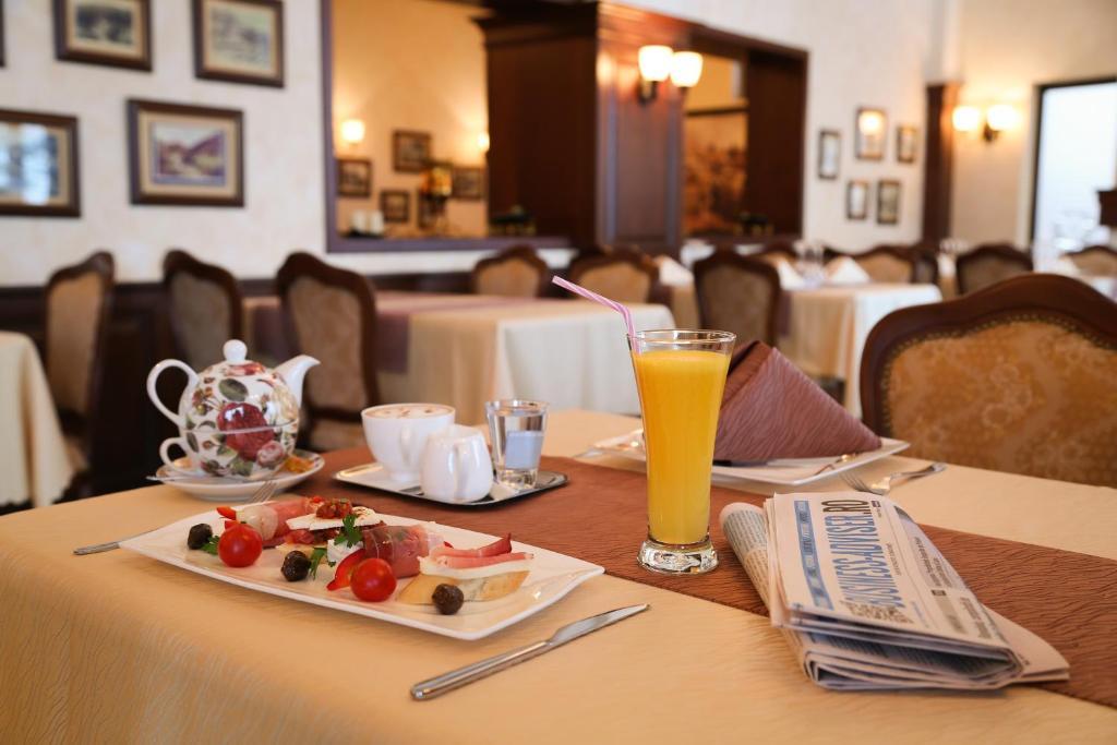 Hotel Foisorul Cu Flori Sinaia Bagian luar foto