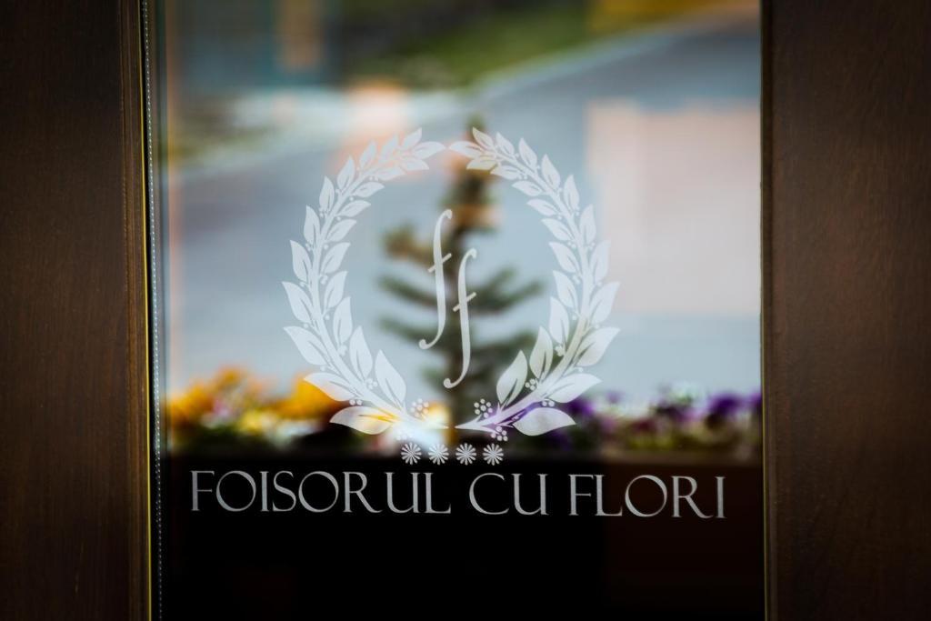 Hotel Foisorul Cu Flori Sinaia Bagian luar foto