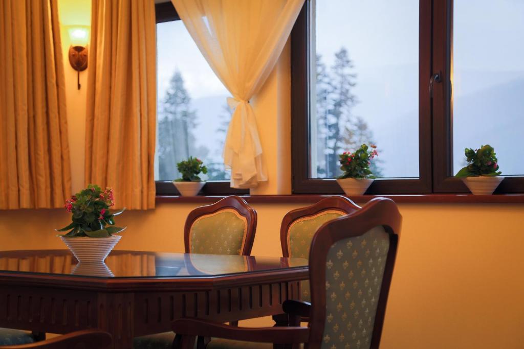 Hotel Foisorul Cu Flori Sinaia Bagian luar foto