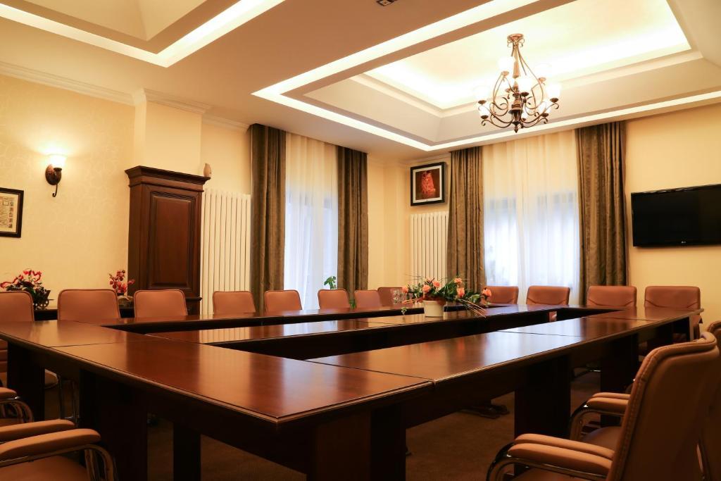 Hotel Foisorul Cu Flori Sinaia Bagian luar foto