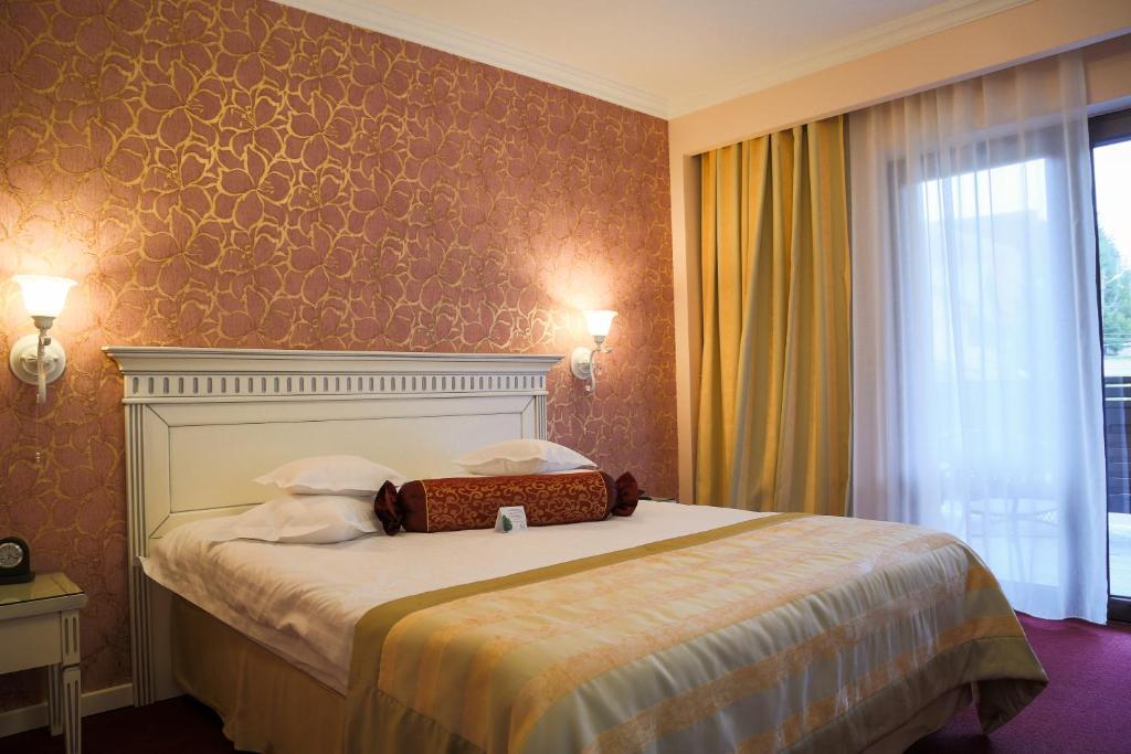 Hotel Foisorul Cu Flori Sinaia Ruang foto